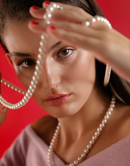 white necklace Jour