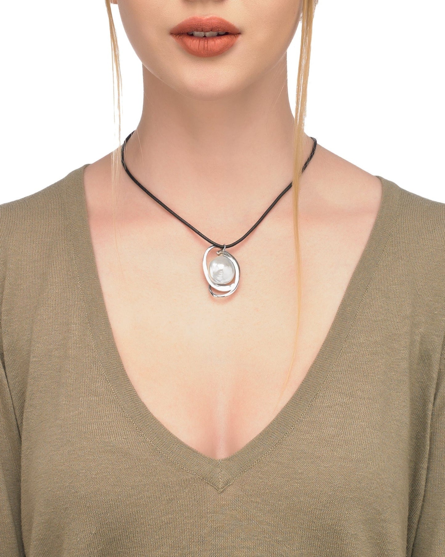 Black Necklace Corcega