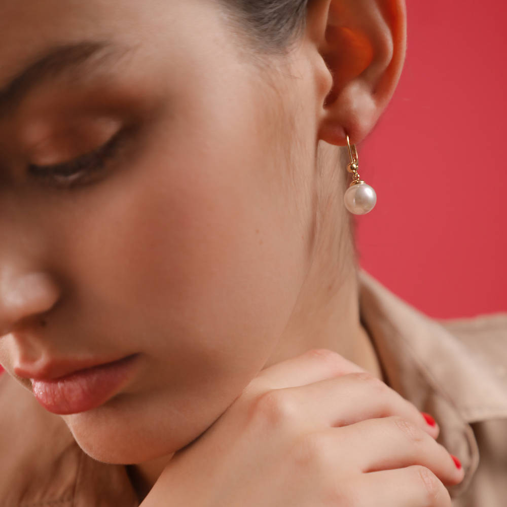 Golden Hoop and Pearl Earrings Nuada