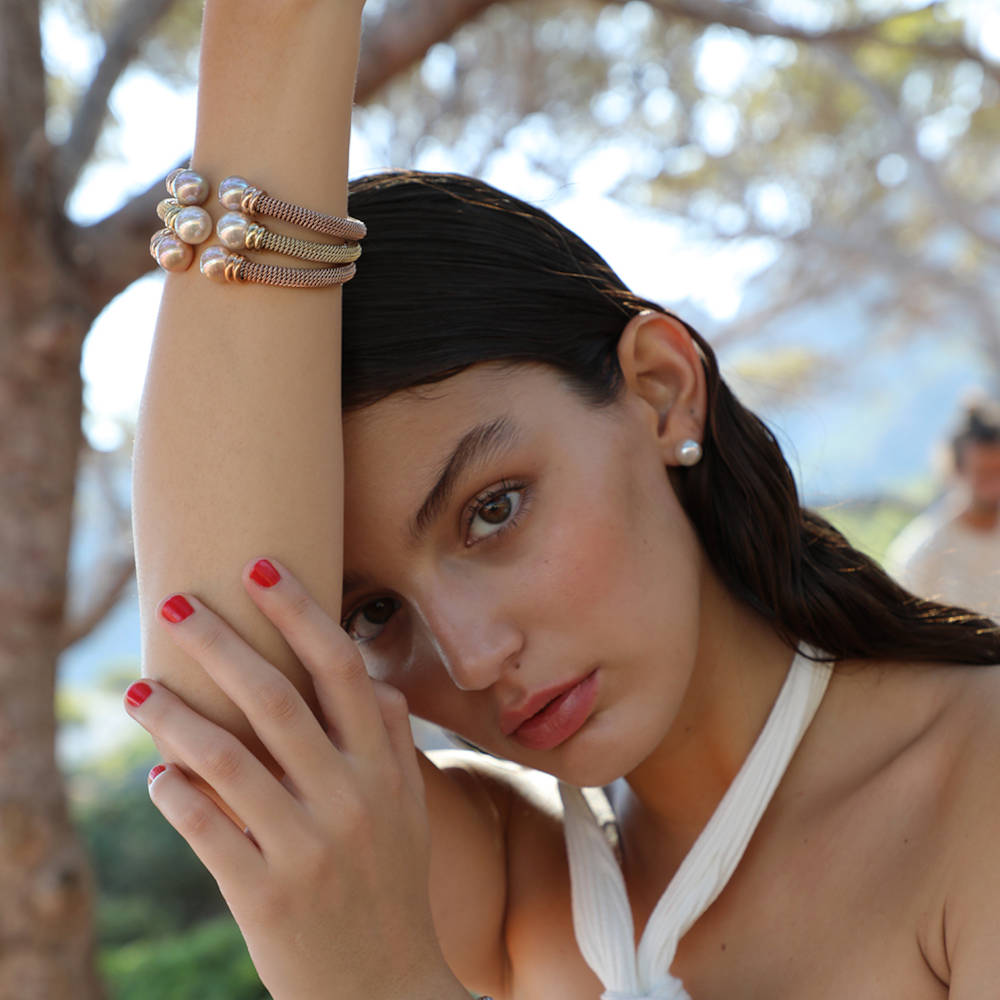 Two Pearls Salmon Bracelet Tender