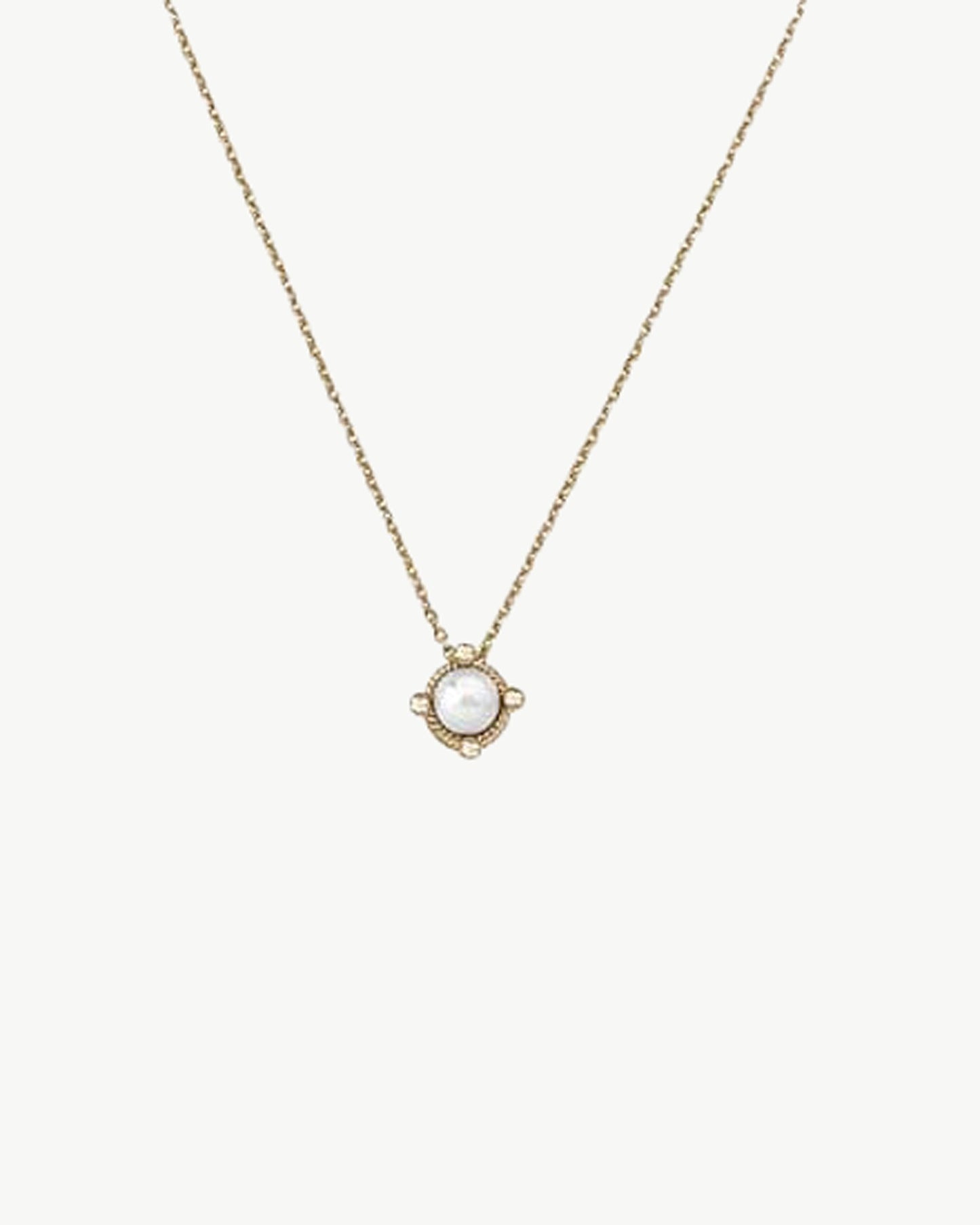 Short Golden Chain with Pendant Cies