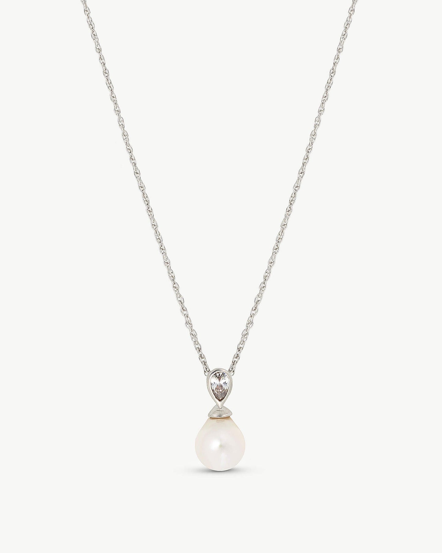 Silver Pearl Necklace Selene
