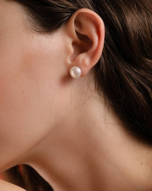 White earrings Nuada