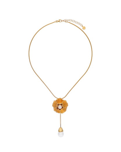 Golden Pearl Necklace Clavelina