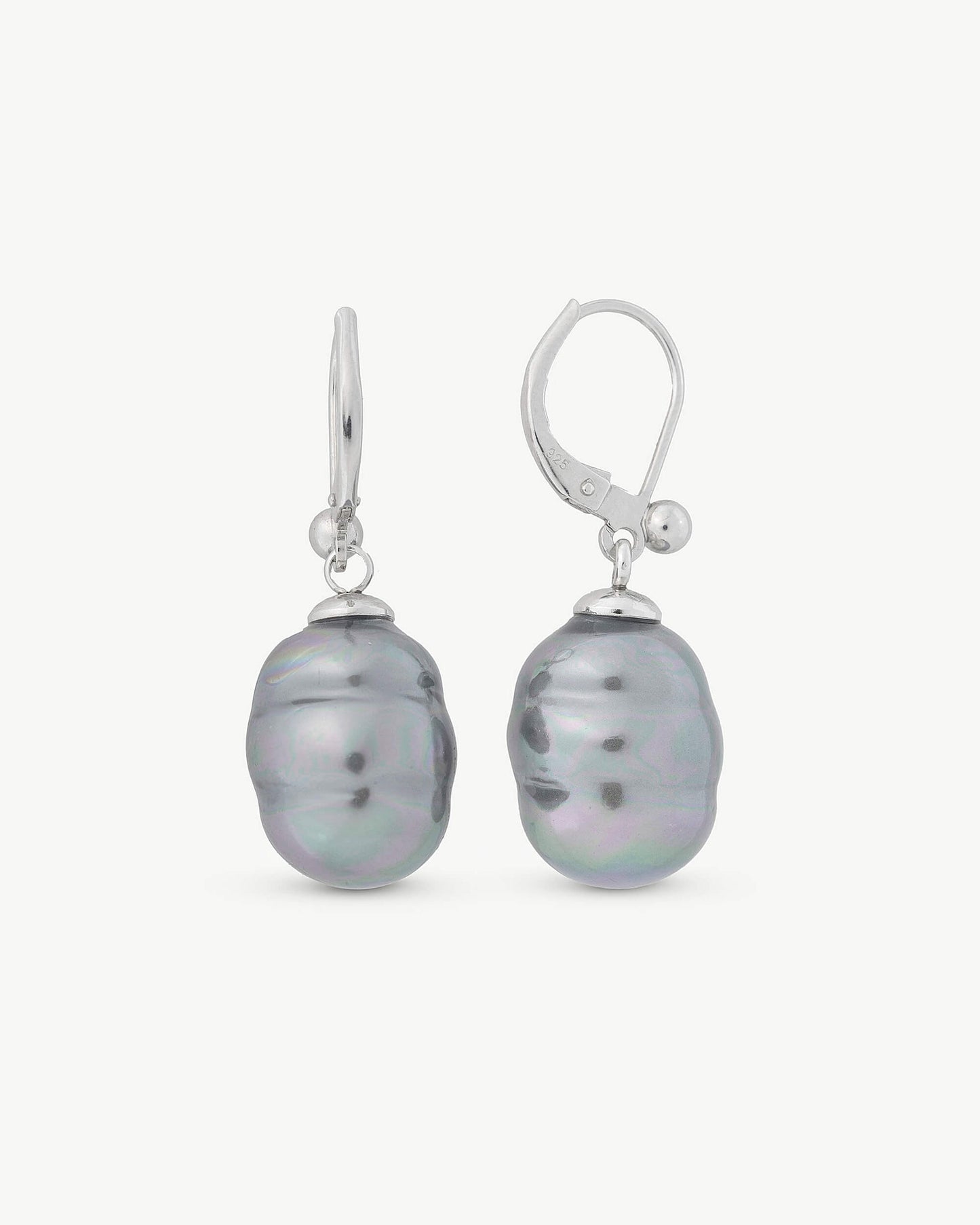 Agora Short Gray Earrings Agora