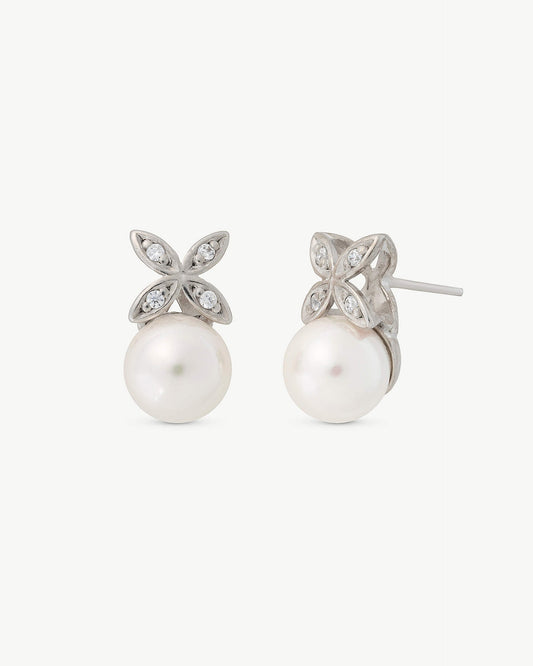 Pearl and Flower Earrings Romance