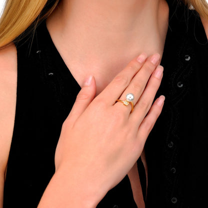 Golden Ring with Pearl Selene